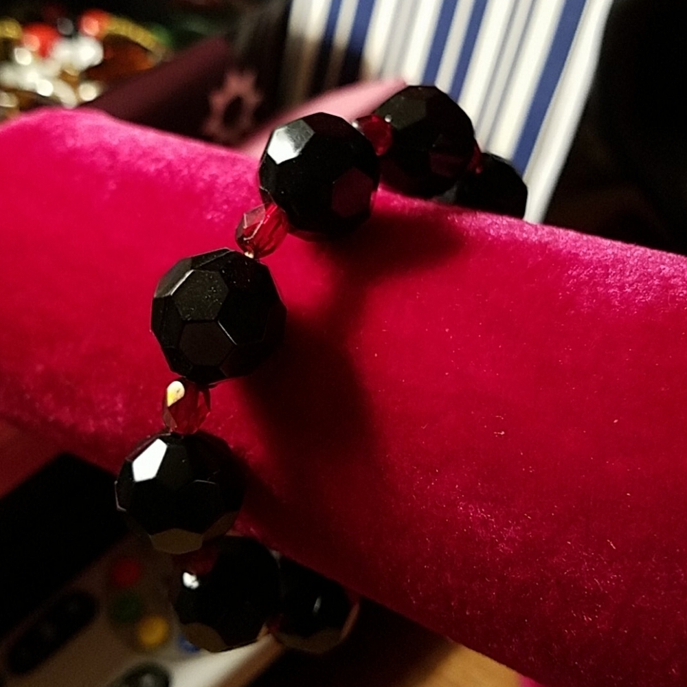 Black & Red 8" Bracelet Stretched
